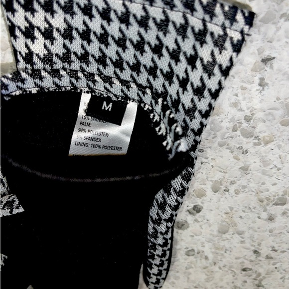 Houndstooth Women’s Glove - Picture 3 of 3